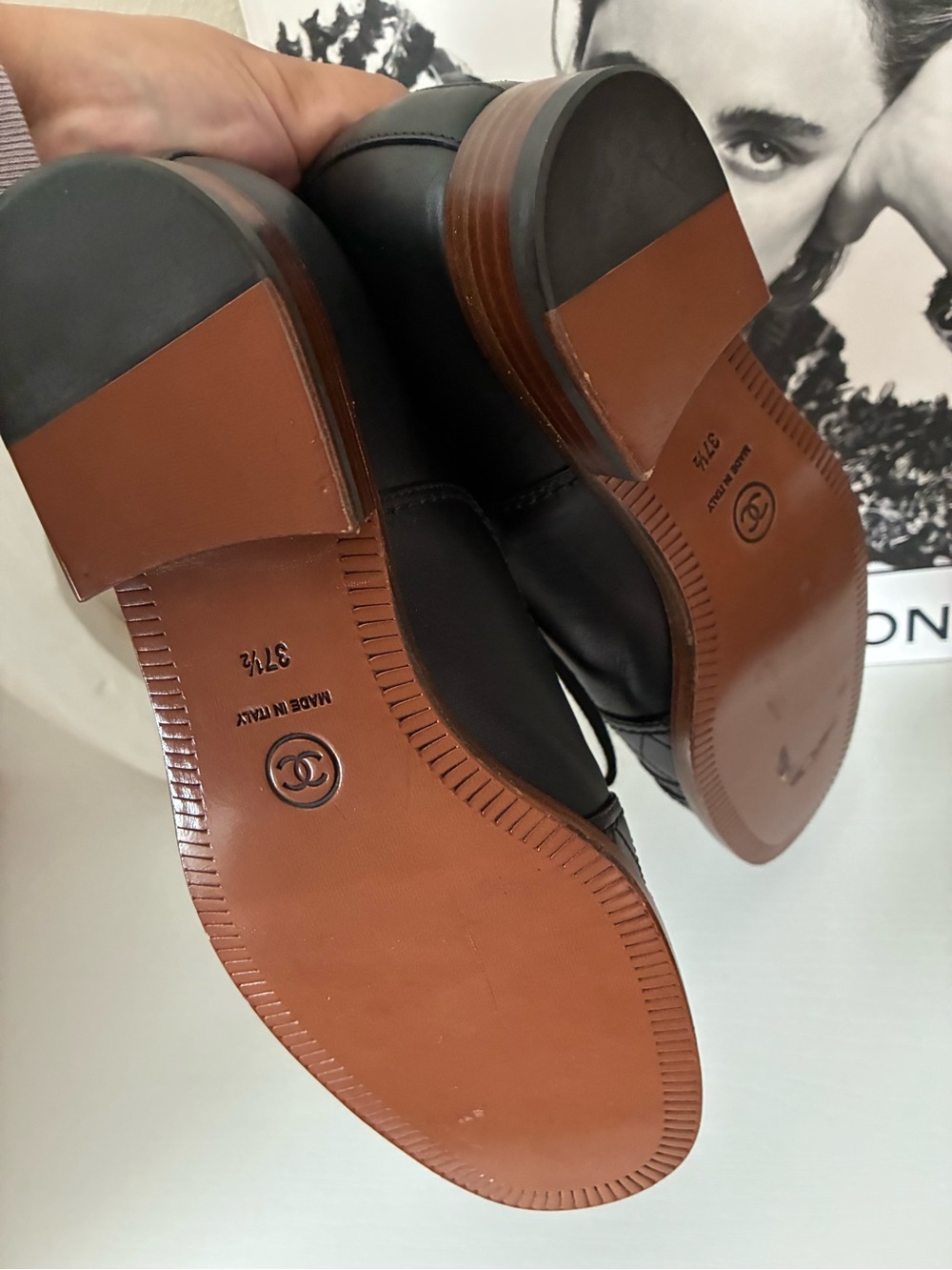 CHANEL Black Leather Women's Oxford Lace-Up Shoes with Brown Trim - Picture 6 of 6